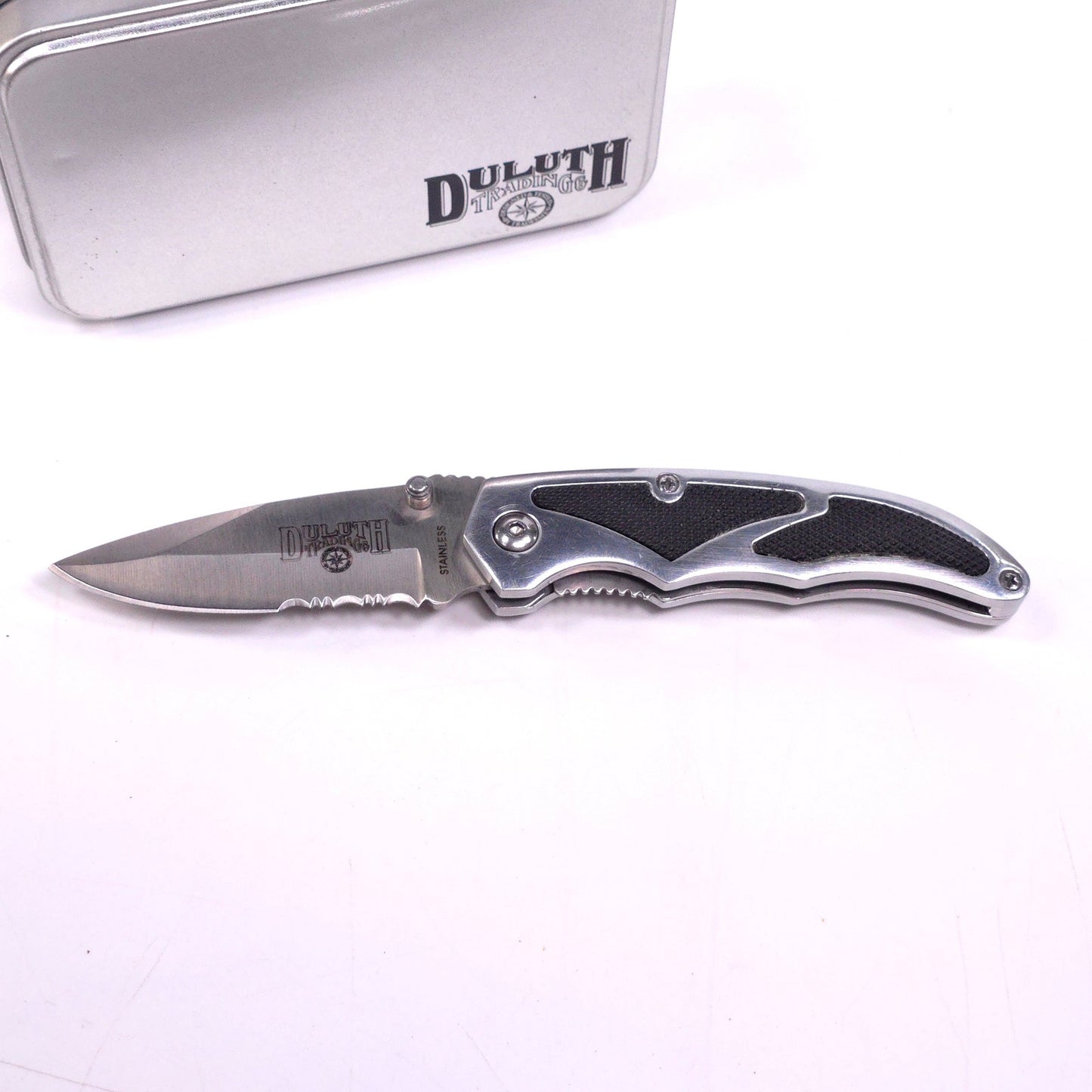 Duluth Trading Co Stainless Steel Partially Serrated Locking Pocket Knife Belt