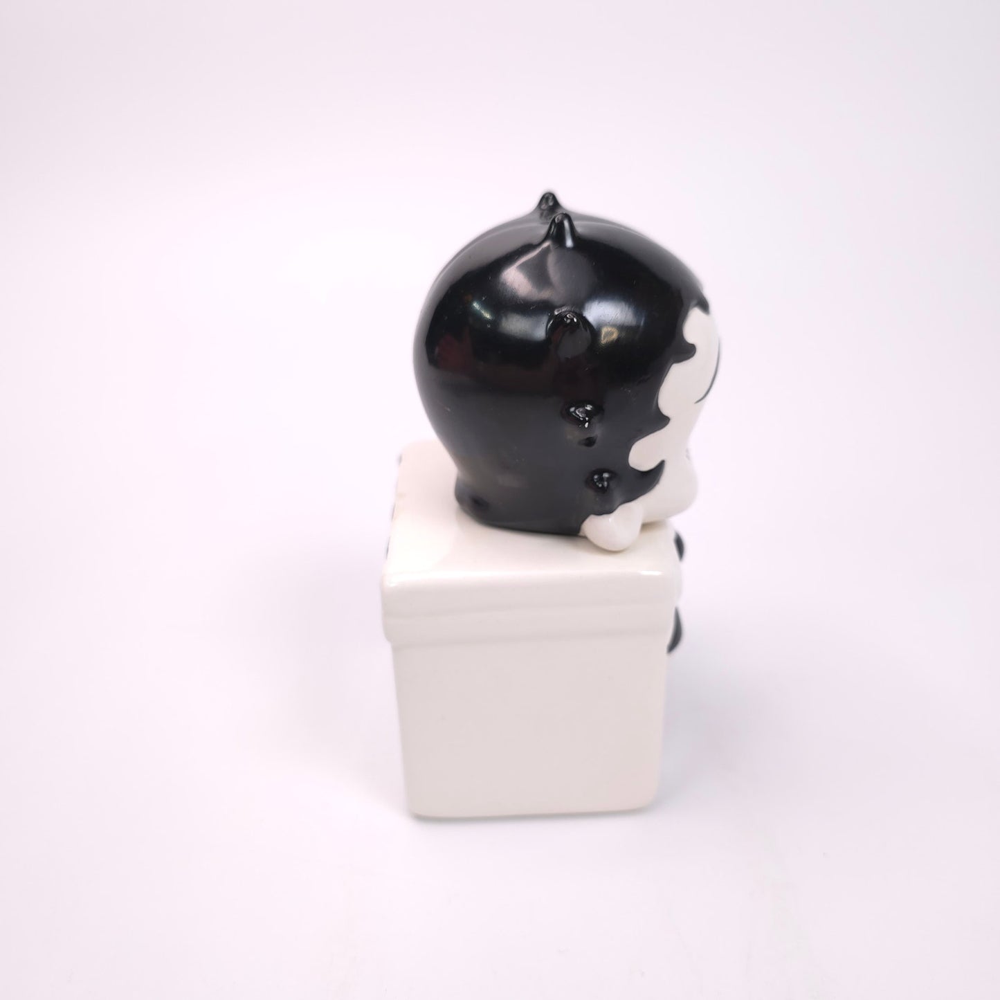 Betty Boop 1995 Ceramic Salt and Pepper Shaker with Removable Head