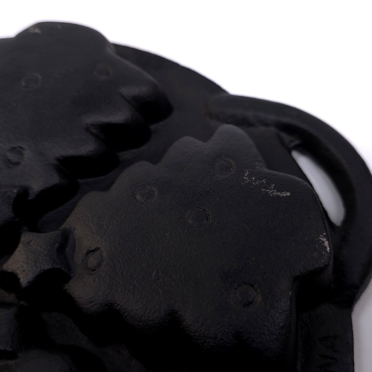 Lillian Vernon Cast Iron Christmas Tree Cookie Muffin Brownie Pan