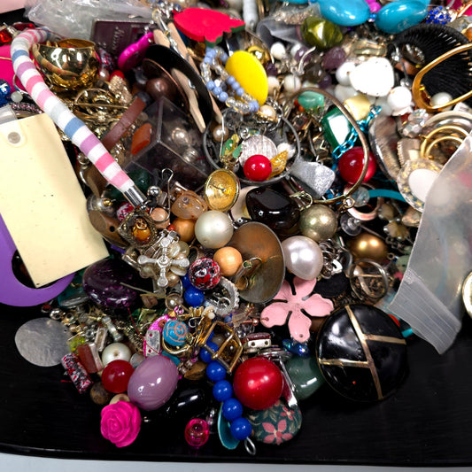 5 lb Vintage to Now Mixed Jewelry Lot Costume Craft Repair Resale JL1