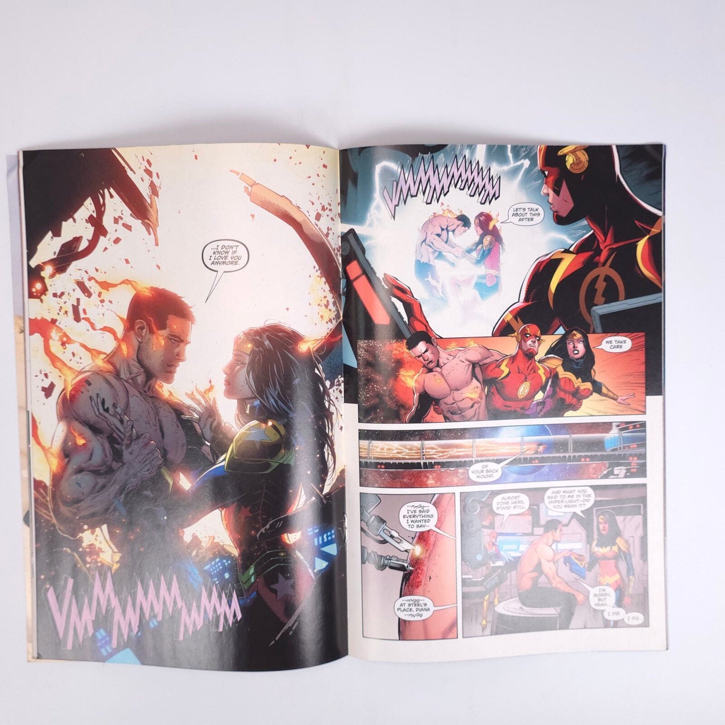 Superman Wonder Woman In Justice #22 DC Comics Comic Book