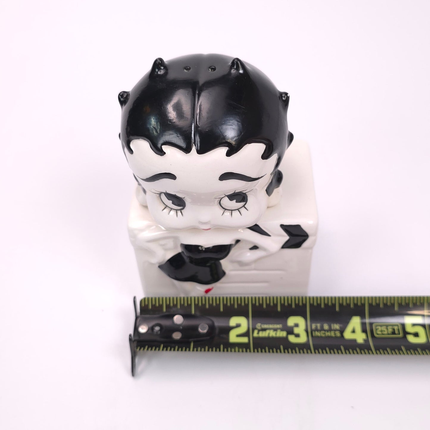 Betty Boop 1995 Ceramic Salt and Pepper Shaker with Removable Head