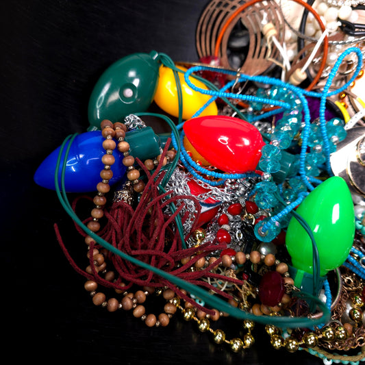 1 lb Vintage to Now Mixed Jewelry Lot Costume Craft Repair Resale JL30