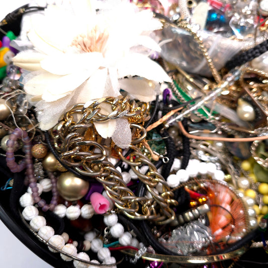 10 lb Vintage to Now Mixed Jewelry Lot Costume Craft Repair Resale JL21