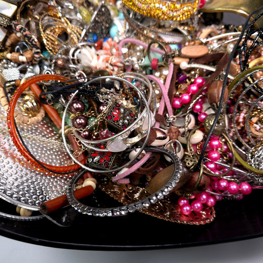 5 lb Vintage to Now Mixed Jewelry Lot Costume Craft Repair Resale JL10
