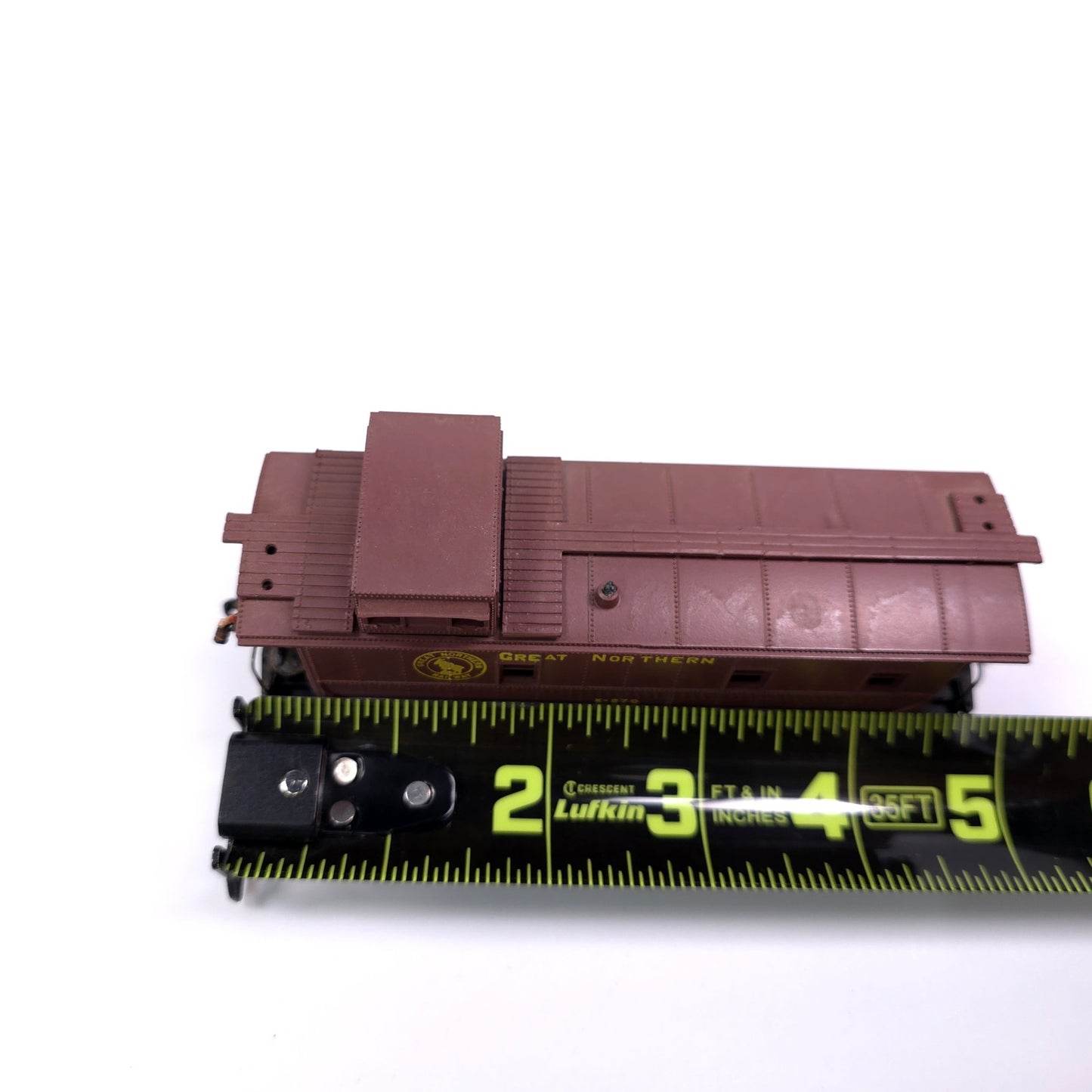 HO Scale Great Northern X270 Caboose Train Car