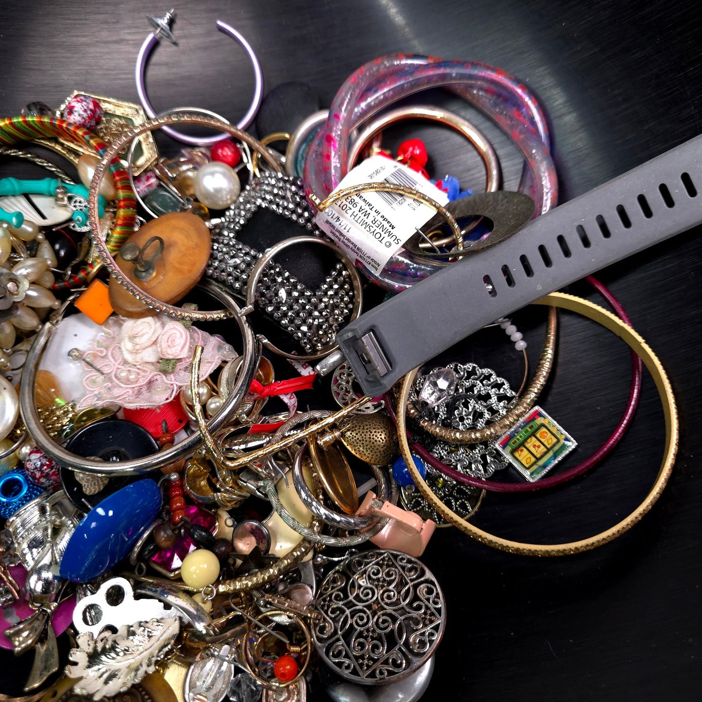 1 lb Vintage to Now Mixed Jewelry Lot Costume Craft Repair Resale JL14