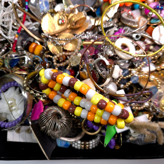 5 lb Vintage to Now Mixed Jewelry Lot Costume Craft Repair Resale JL3
