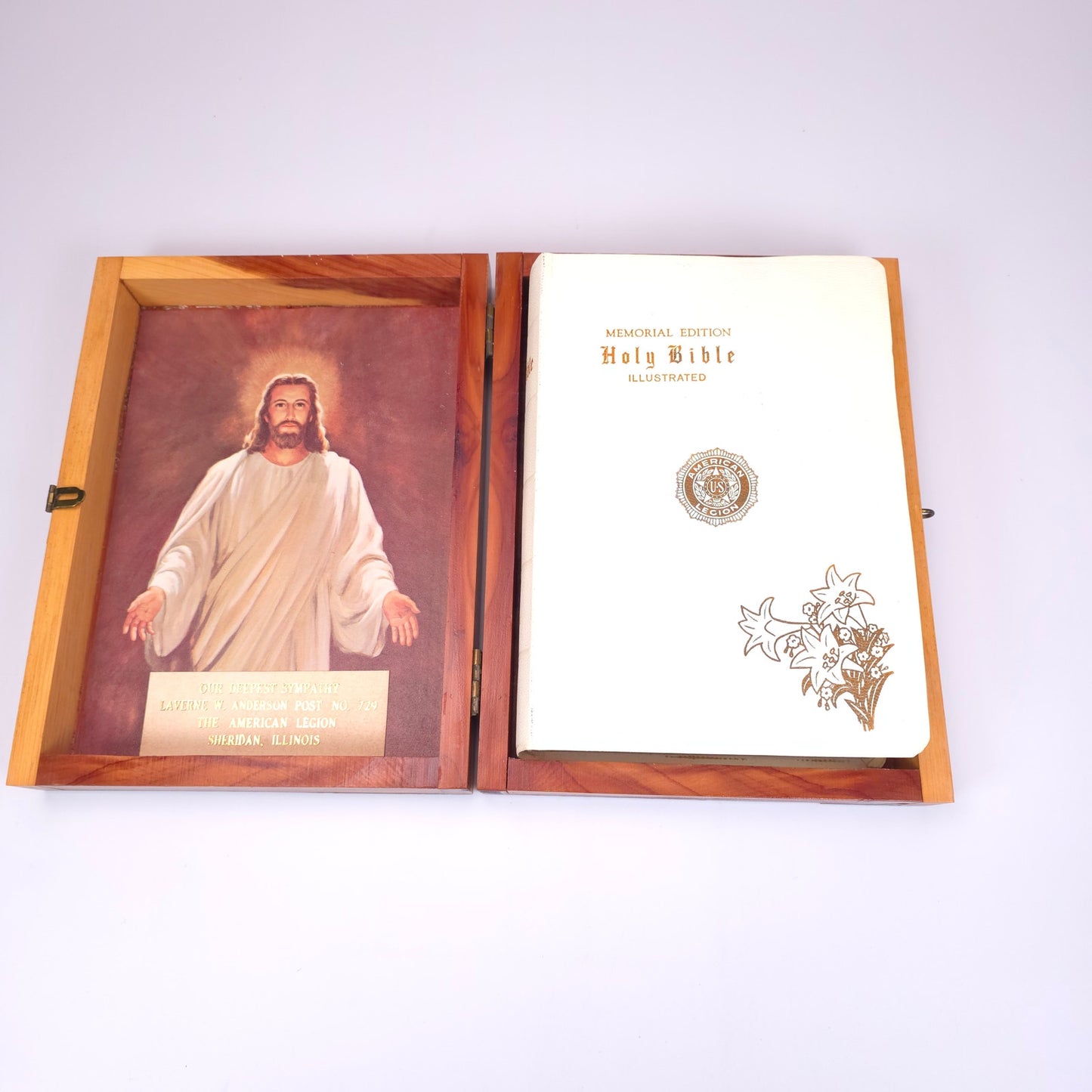 1958 Memorial Holy Bible American Legion KJV with Wood Storage Box Gilt Gilding