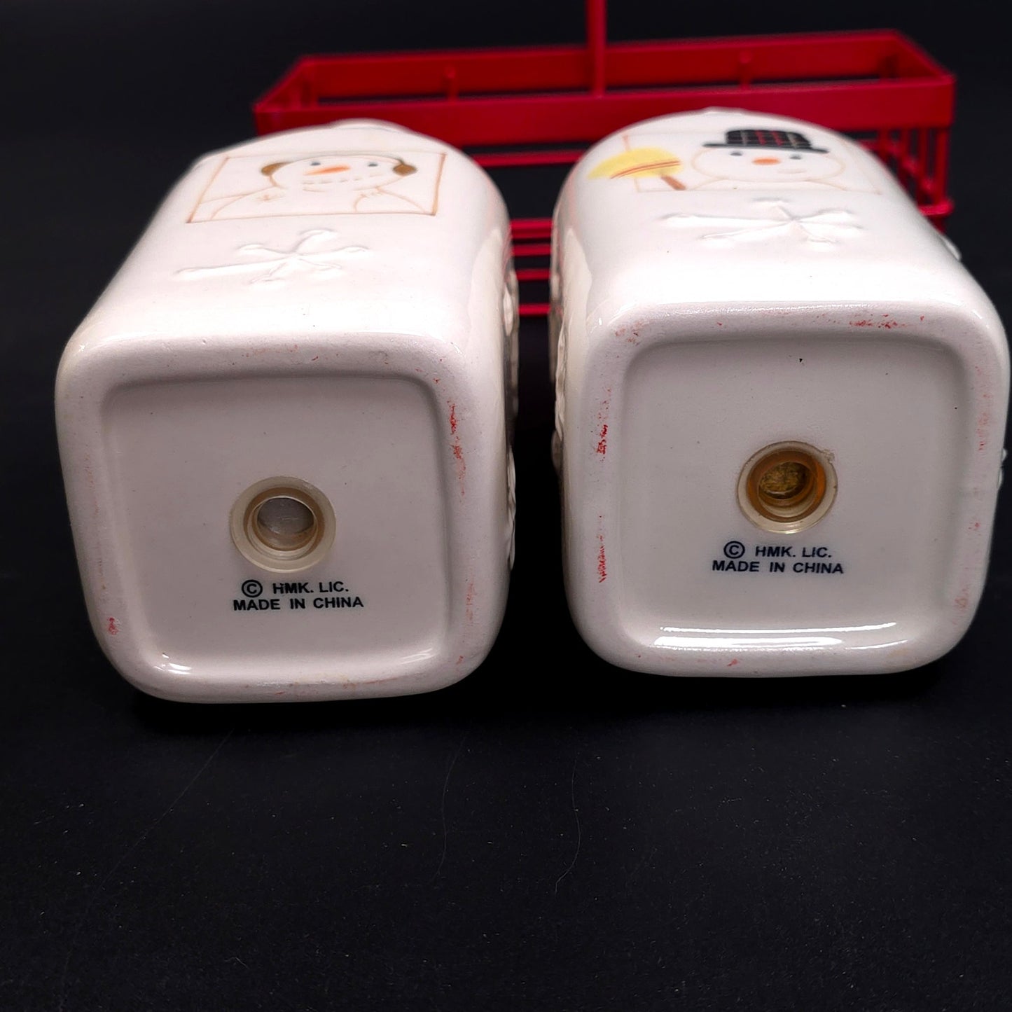 Hallmark Snowman Milk Bottle Snowman Salt & Pepper Shakers w/ Crate Holder