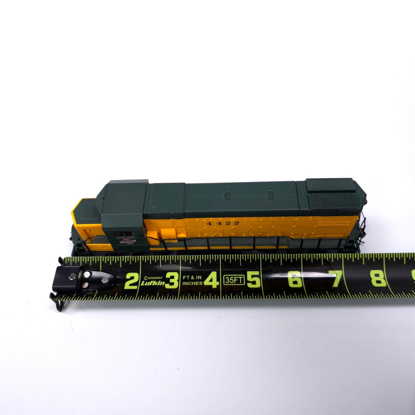 Walthers HO Scale Chicago North Western Railway GP15 Powered Locomotive 4422