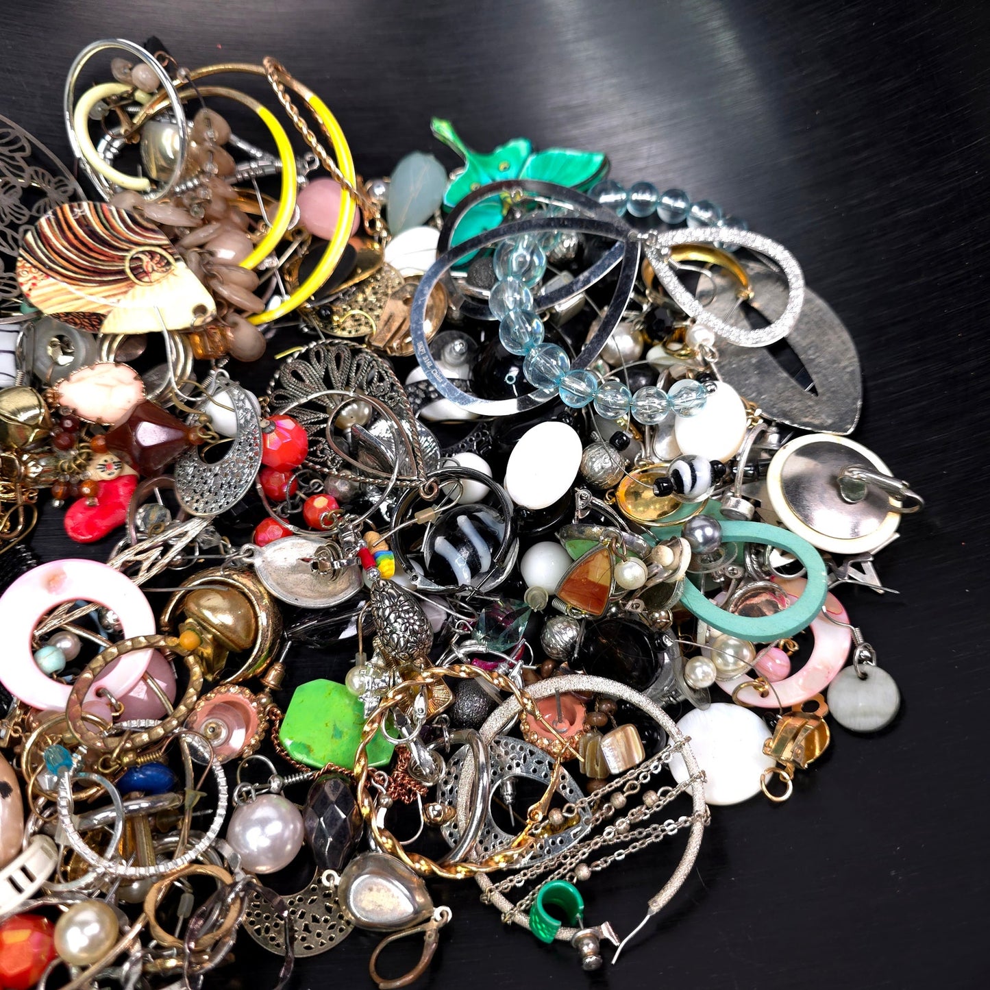 1 lb Vintage to Now Mixed Jewelry Lot Costume Craft Repair Resale JL29