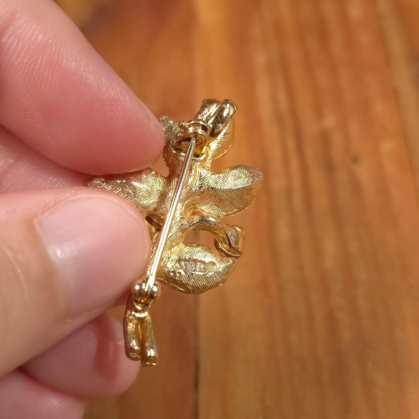 Avon Gold-Tone Rose Gold Tone Floral Rose Brooch Pin Pendanct