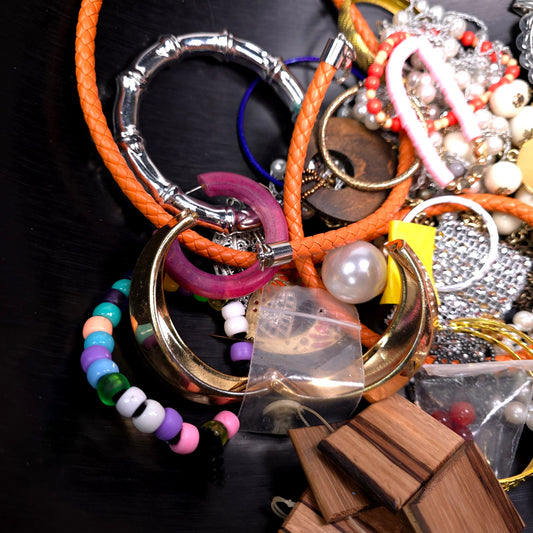 1 lb Vintage to Now Mixed Jewelry Lot Costume Craft Repair Resale JL23