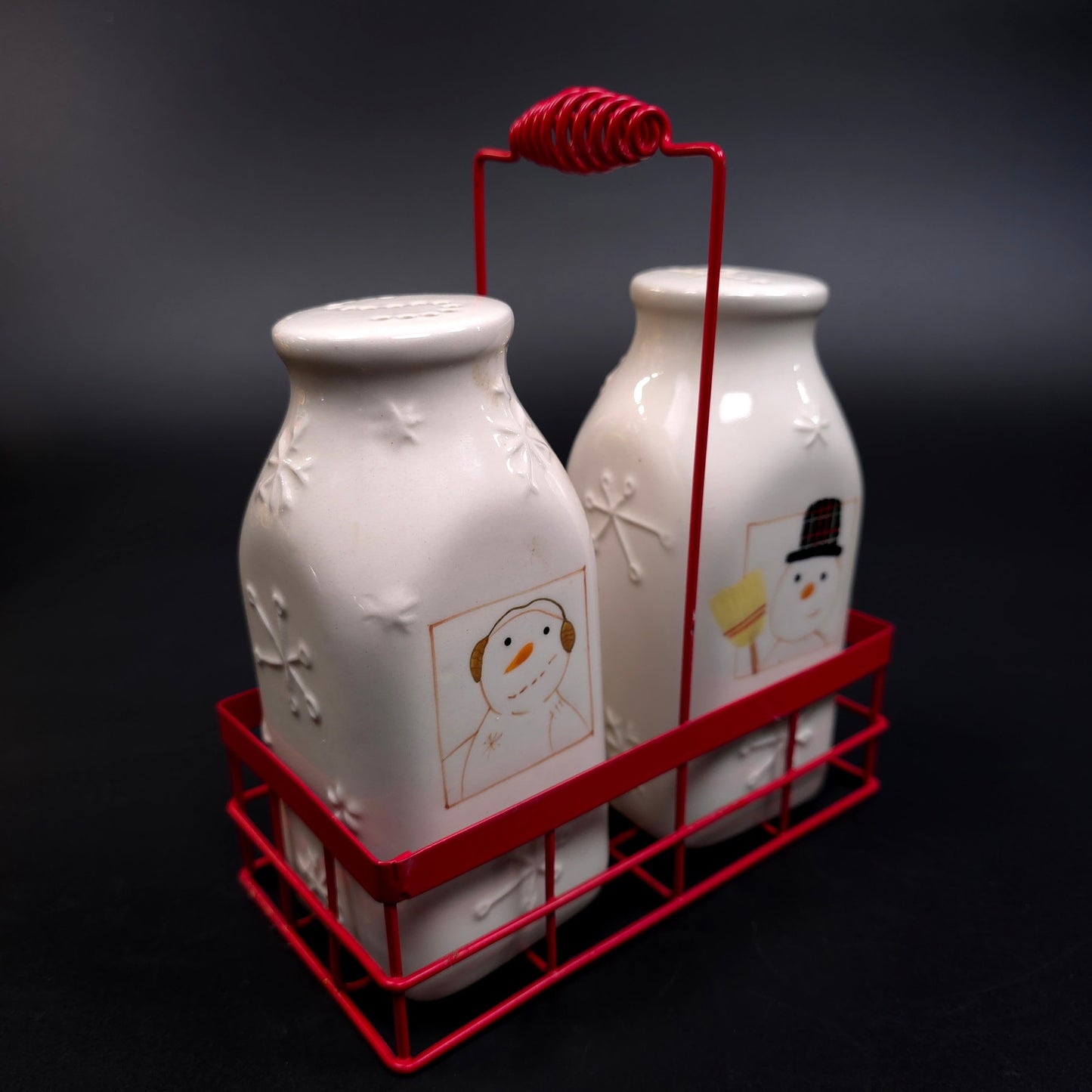 Hallmark Snowman Milk Bottle Snowman Salt & Pepper Shakers w/ Crate Holder