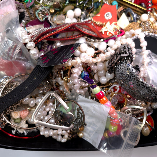 5 lb Vintage to Now Mixed Jewelry Lot Costume Craft Repair Resale JL8