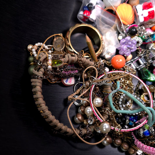 1 lb Vintage to Now Mixed Jewelry Lot Costume Craft Repair Resale JL13