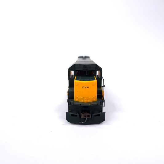 Walthers HO Scale Chicago North Western Railway GP15 Powered Locomotive 4422