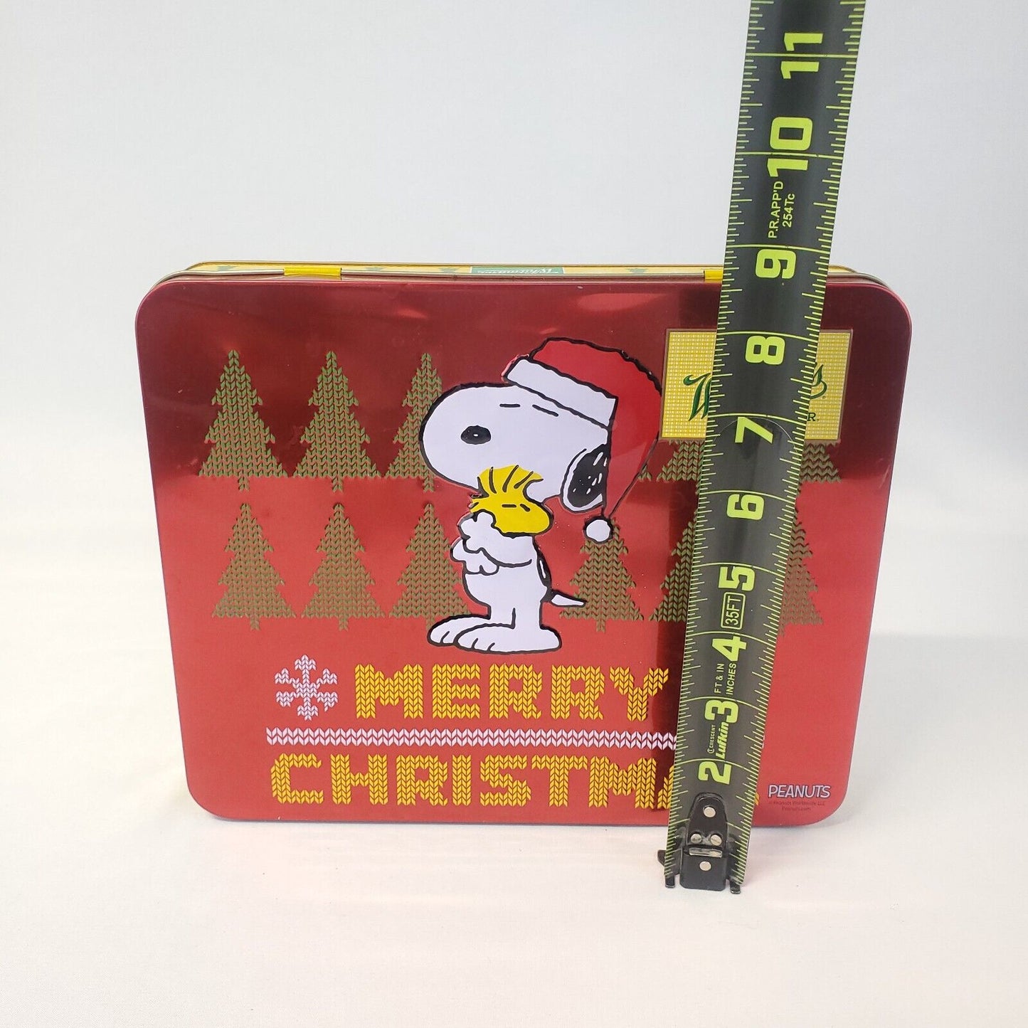 2017 Whitman's Sampler Peanuts Gang Snoopy Red Merry Christmas Tin Container Box