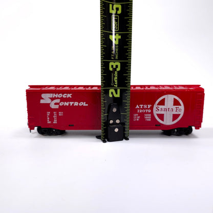 Tyco HO Scale Santa Fe ATSF 12079 Shock Control Red Train Car
