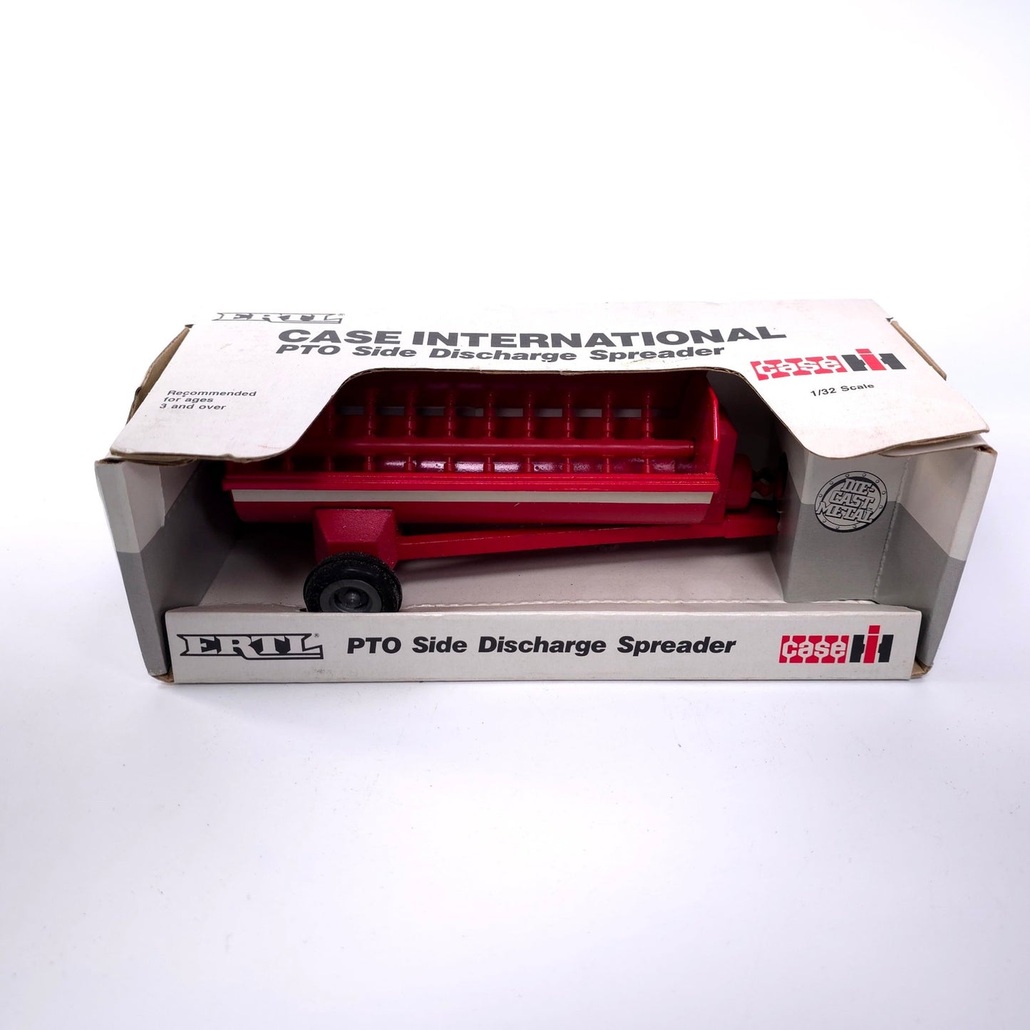 ERTL Case International Harvester IH PTO Side Discharge Spreader Metal Diecast