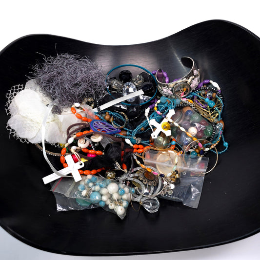 1 lb Vintage to Now Mixed Jewelry Lot Costume Craft Repair Resale JL20