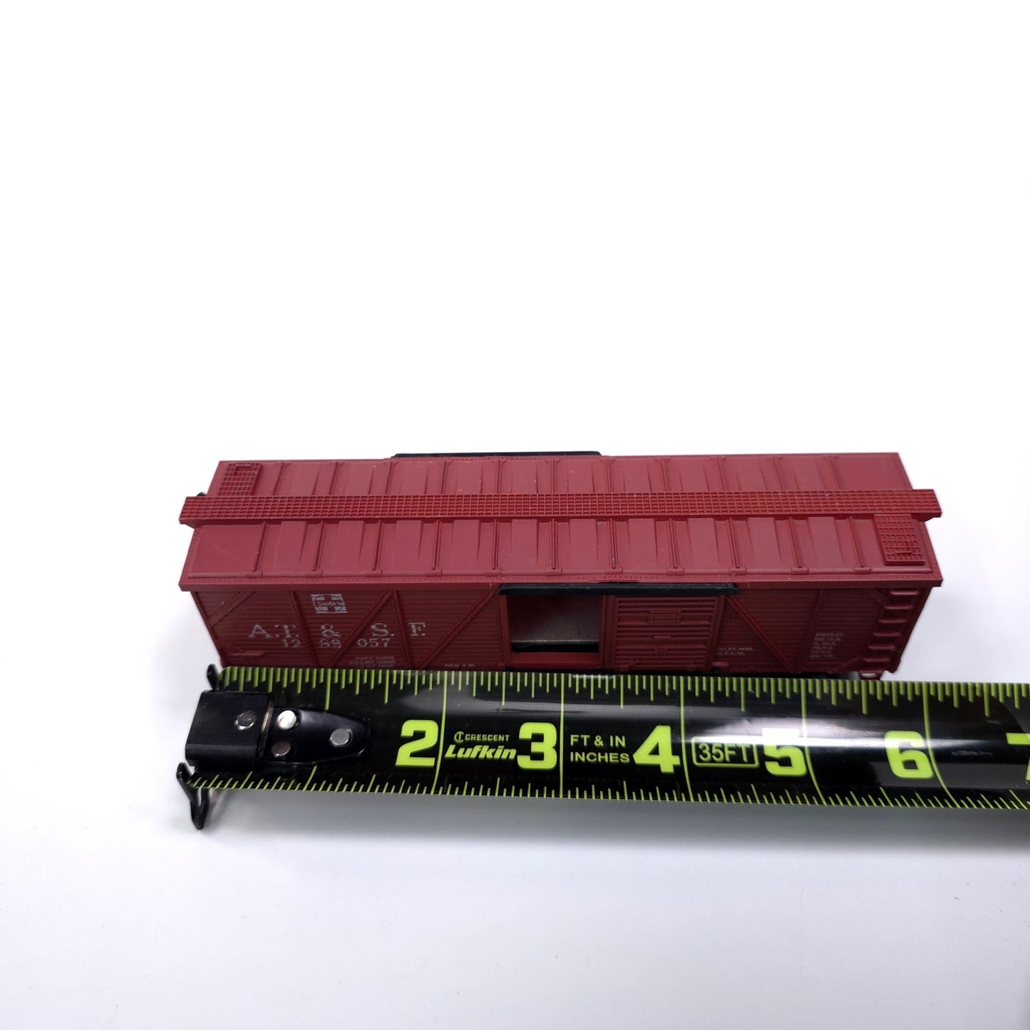 HO Scale Sante Fe & A.T. Red Box Car w/ Sliding Doors Train Car