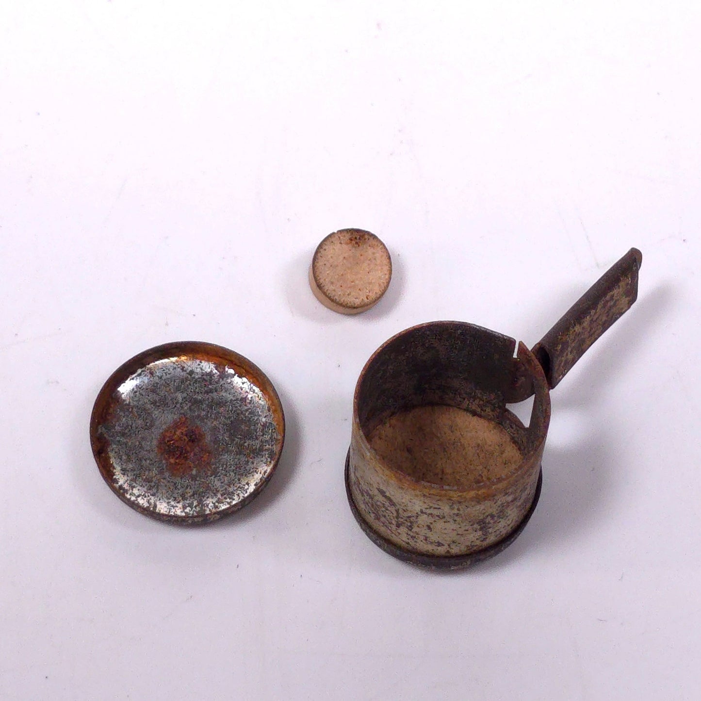 Vintage Metal Star Top Sewing Need Case Holder Rare