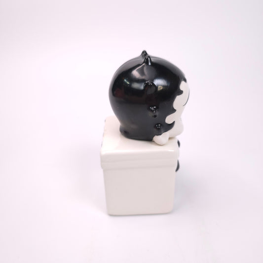 Betty Boop 1995 Ceramic Salt and Pepper Shaker with Removable Head