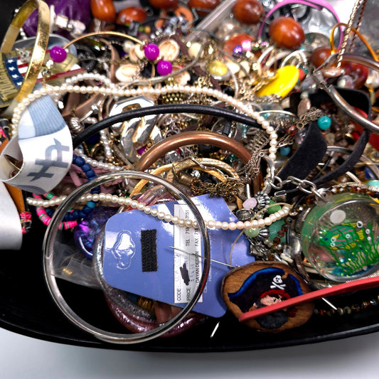 5 lb Vintage to Now Mixed Jewelry Lot Costume Craft Repair Resale JL6