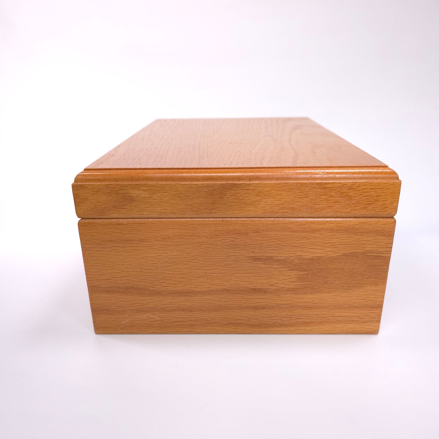 Abbey Removable Cedar Lined Humidor & Extras