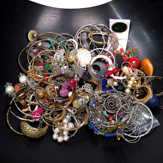 1 lb Vintage to Now Mixed Jewelry Lot Costume Craft Repair Resale JL16