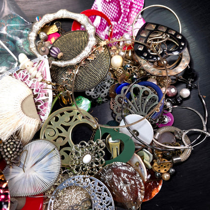 1 lb Vintage to Now Mixed Jewelry Lot Costume Craft Repair Resale JL31
