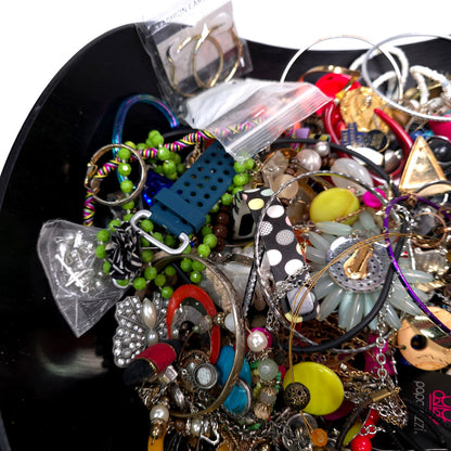 5 lb Vintage to Now Mixed Jewelry Lot Costume Craft Repair Resale JL4