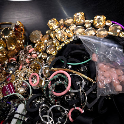 1 lb Vintage to Now Mixed Jewelry Lot Costume Craft Repair Resale JL18