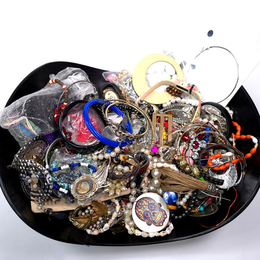 5 lb Vintage to Now Mixed Jewelry Lot Costume Craft Repair Resale JL5