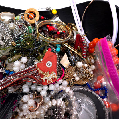 5 lb Vintage to Now Mixed Jewelry Lot Costume Craft Repair Resale JL8