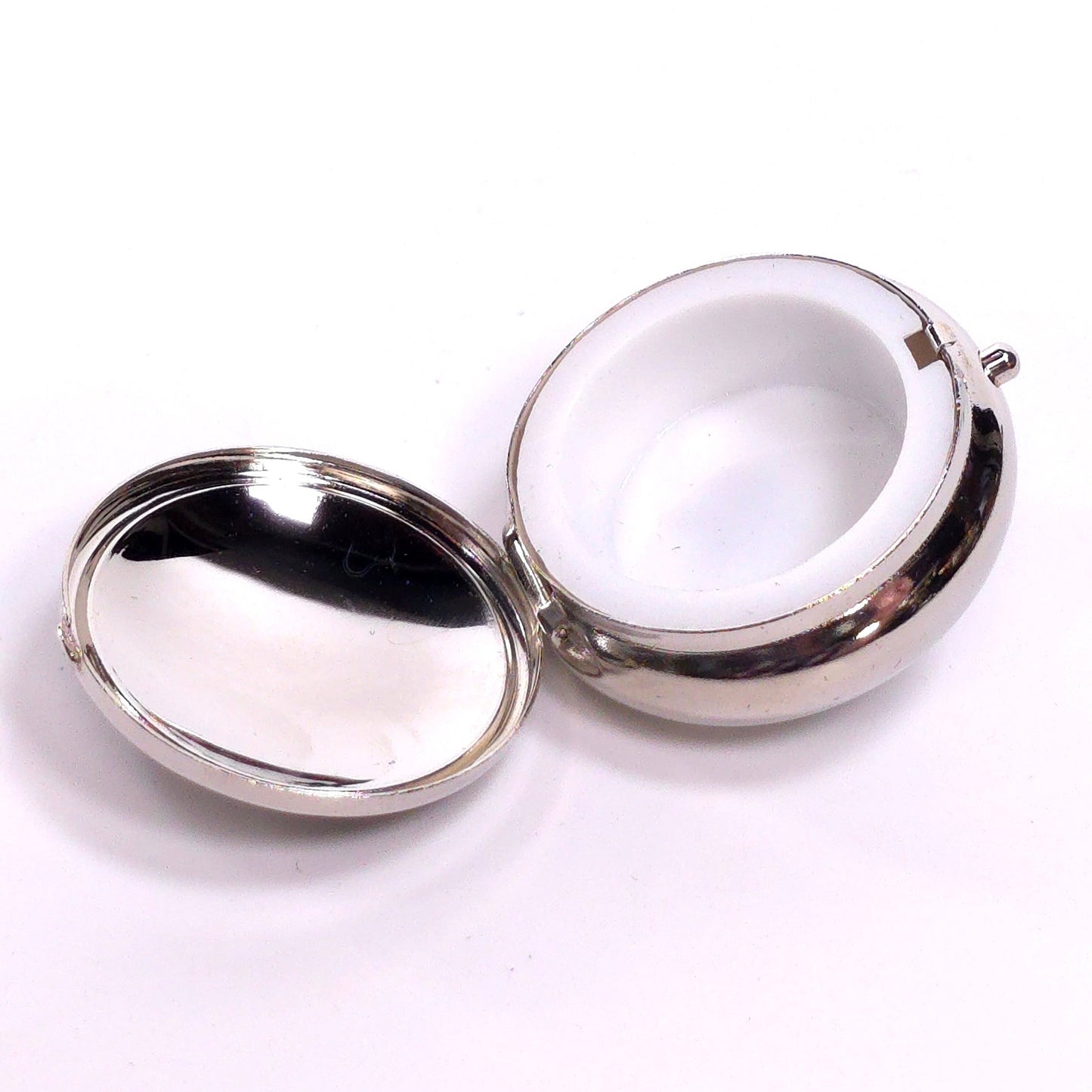 Celtic Trinity Knot Metal Single Compartment Travel Pill Box