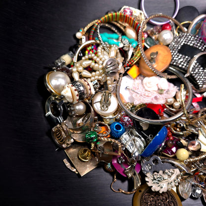 1 lb Vintage to Now Mixed Jewelry Lot Costume Craft Repair Resale JL14