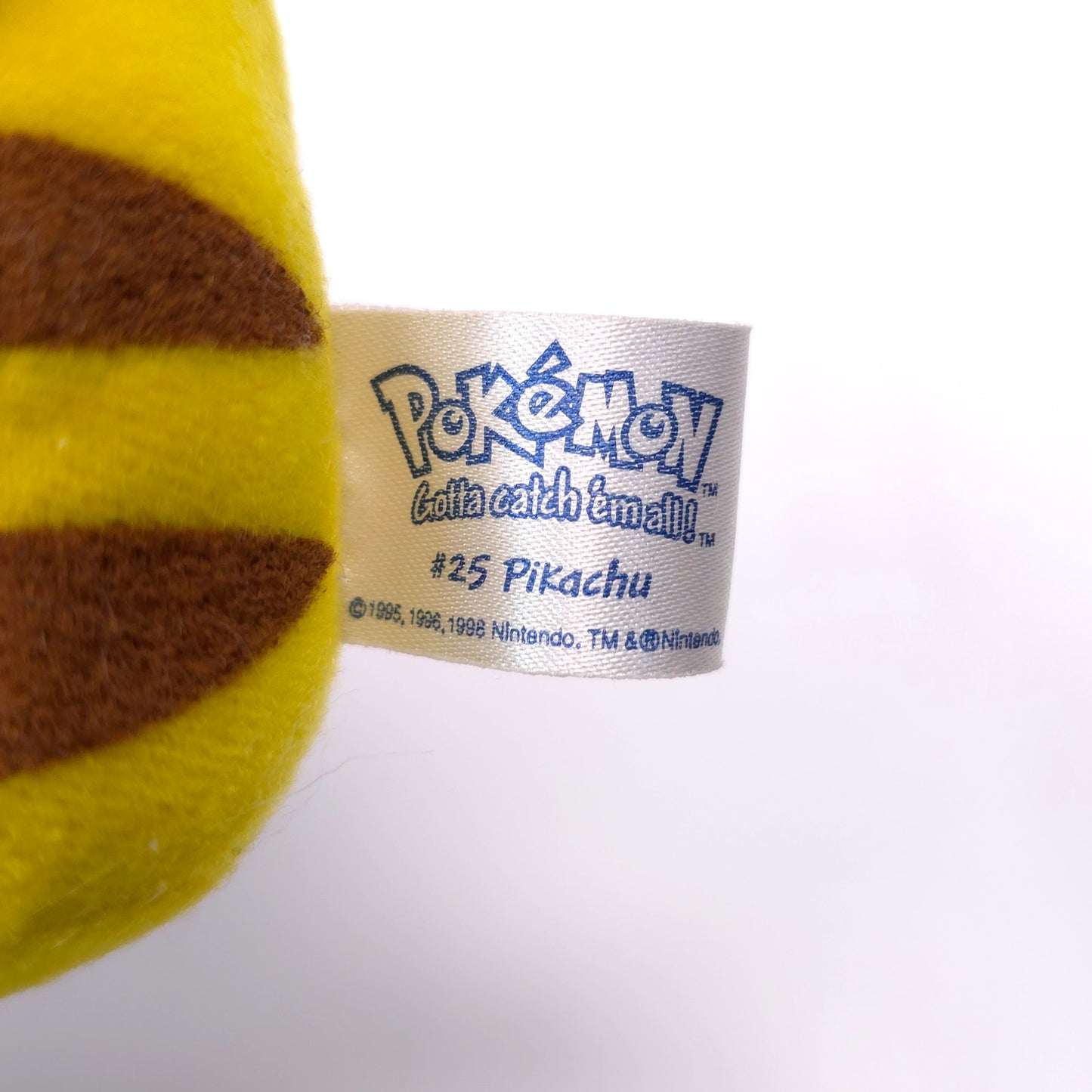 Vintage 1998 #25 Pikachu Pokemon Bag Clip Keychain