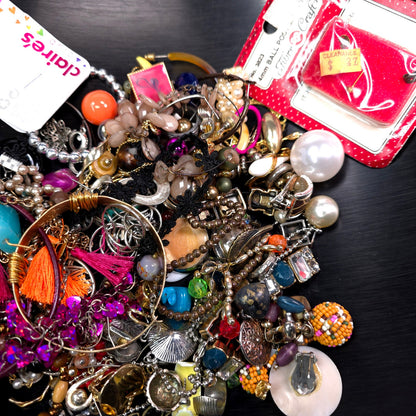 1 lb Vintage to Now Mixed Jewelry Lot Costume Craft Repair Resale JL11
