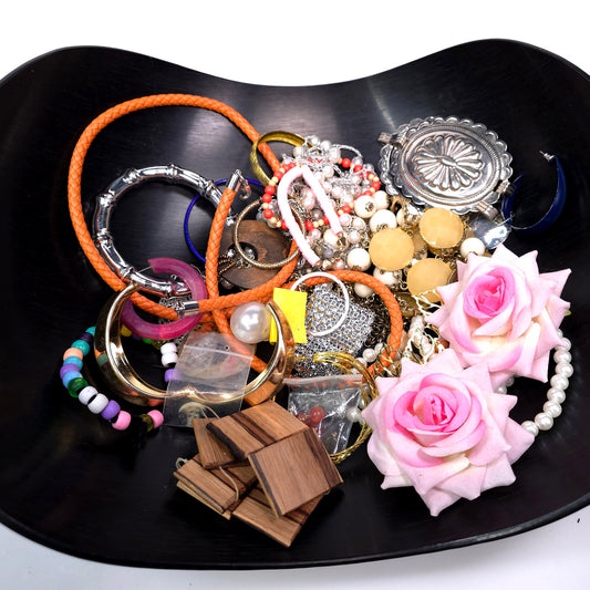 1 lb Vintage to Now Mixed Jewelry Lot Costume Craft Repair Resale JL23