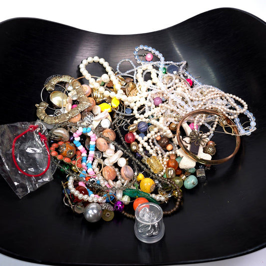 1 lb Vintage to Now Mixed Jewelry Lot Costume Craft Repair Resale JL19