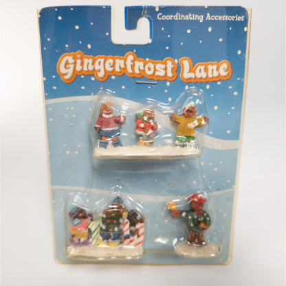 Sealed Gingerfrost Lane Gingerbread Village People Playing Wreath Star