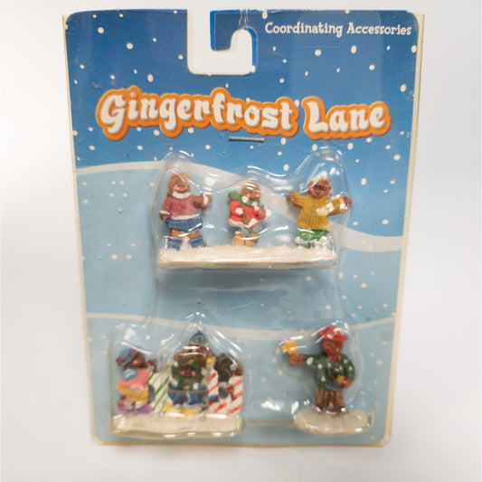 Sealed Gingerfrost Lane Gingerbread Village People Playing Wreath Star