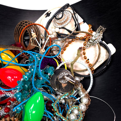 1 lb Vintage to Now Mixed Jewelry Lot Costume Craft Repair Resale JL30