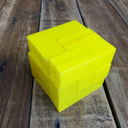 The Tough Impuzzable Yellow Plastic Vintage 1970 Toy Puzzle Brain Teaser 3D