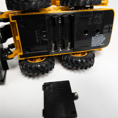 John Deere Ertl Skid Steer Battery Operated Toy F0517YL00 w/ Accessories