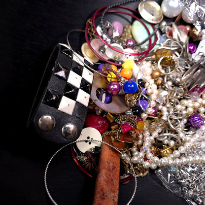 1 lb Vintage to Now Mixed Jewelry Lot Costume Craft Repair Resale JL15