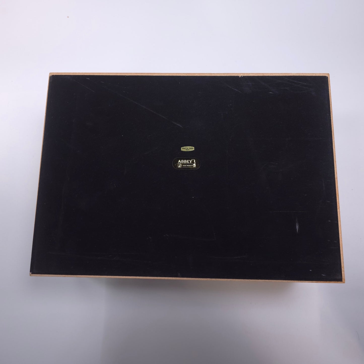 Abbey Removable Cedar Lined Humidor & Extras